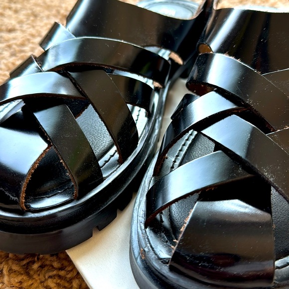 LEATHER CRISSCROSS CAGE SANDALS - Picture 5 of 6